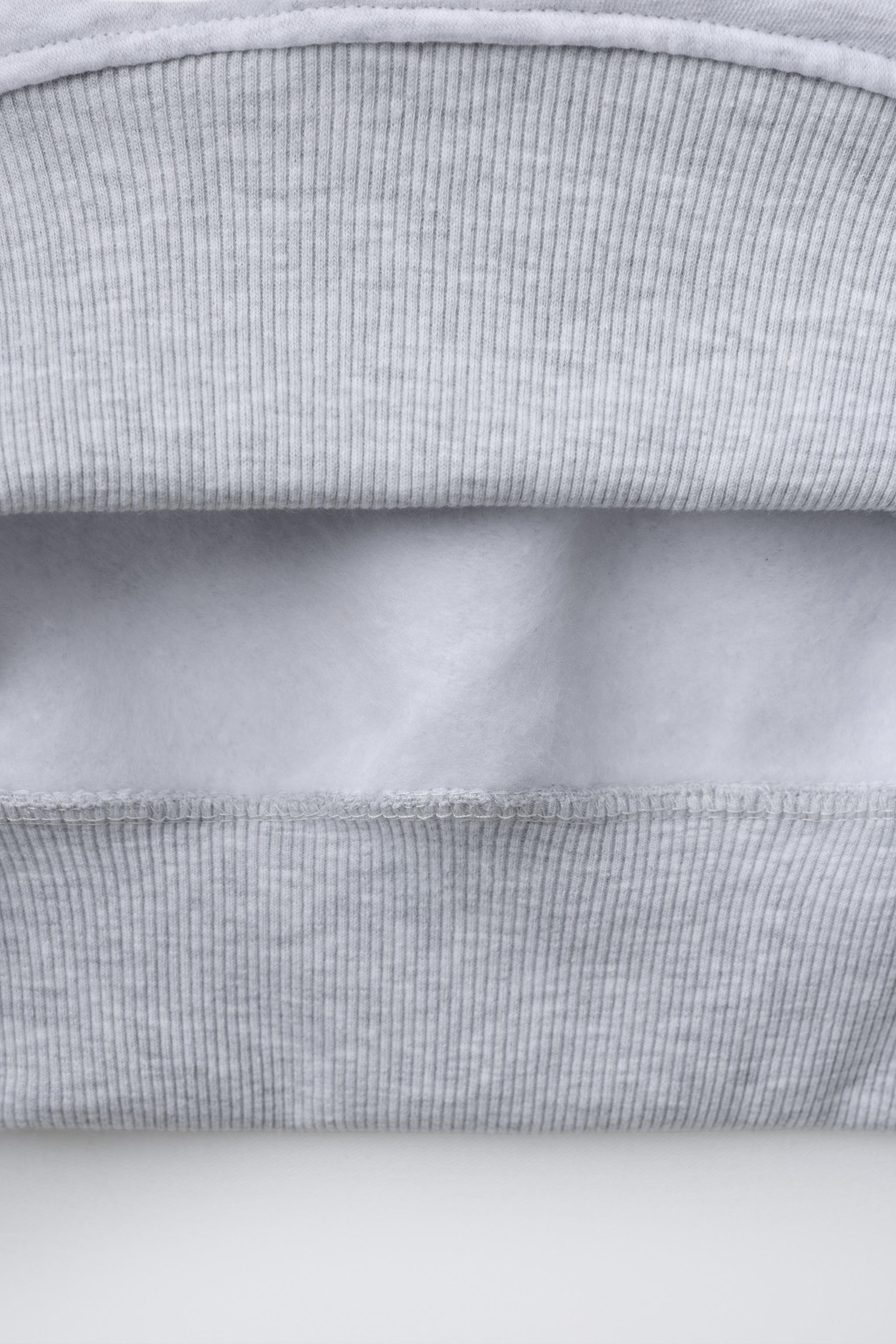 STRANGER THINGS © NETFLIX SWEATSHIRT